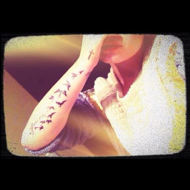 Demi Lovato mostra nova tatuagem em rede social (Foto: Instagram)