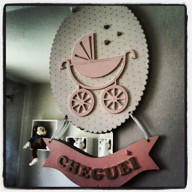 Carol Francischini posta foto de enfeite na porta do quarto (Foto: Instagram / Reprodução)