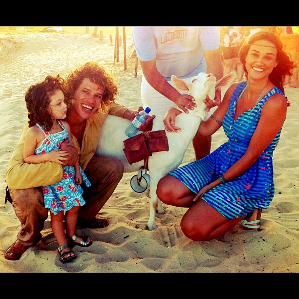 José Loreto e Débora Nascimento com Maysa, filha de Tânia Mara (Foto: Instagram/ Reprodução)