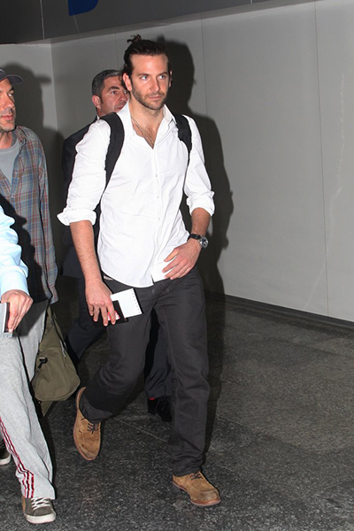 Bradley Cooper chegou ao Rio na manhã desta terça-feira, 28.