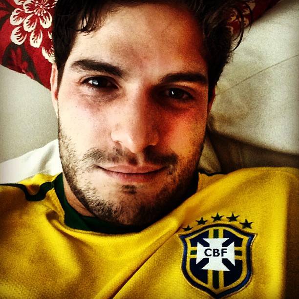 O ex-BBB André Martinelli também postou foto no Instagram. "Para cima Brasil. Estou só aqui esperando o jogo para torcer muito!"