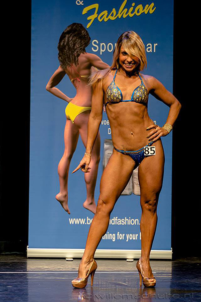  Gabriela Bayerlein compete na categoria Fitness Model