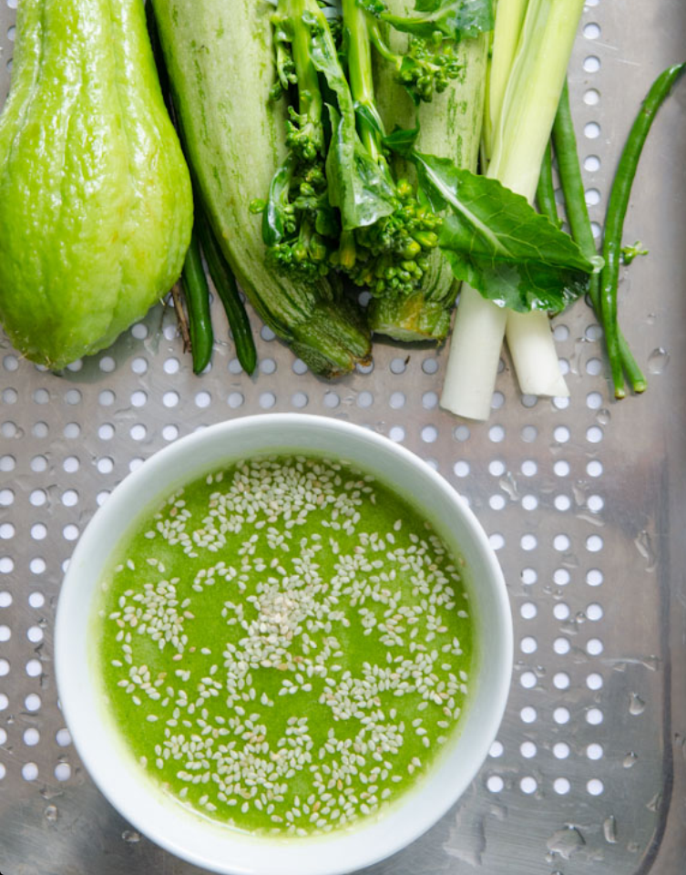 A sopa de legumes verdes: uma das receitas da chef Andrea Henrique, queridinha de famosos como Nanda Costa, Giovanna Antonelli e Luciano Huck