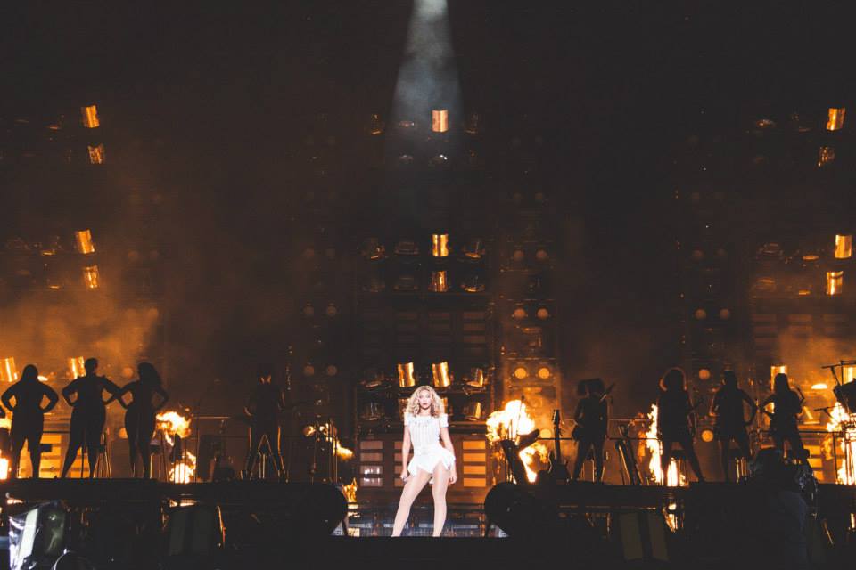 Beyoncé em show no estádio do Mineirão, em Belo Horizonte, Minas Gerais