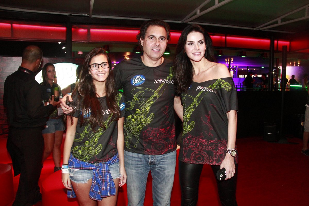 Lisandra Souto com o namorado, Gustavo Fernandes, e a filha, Yasmin