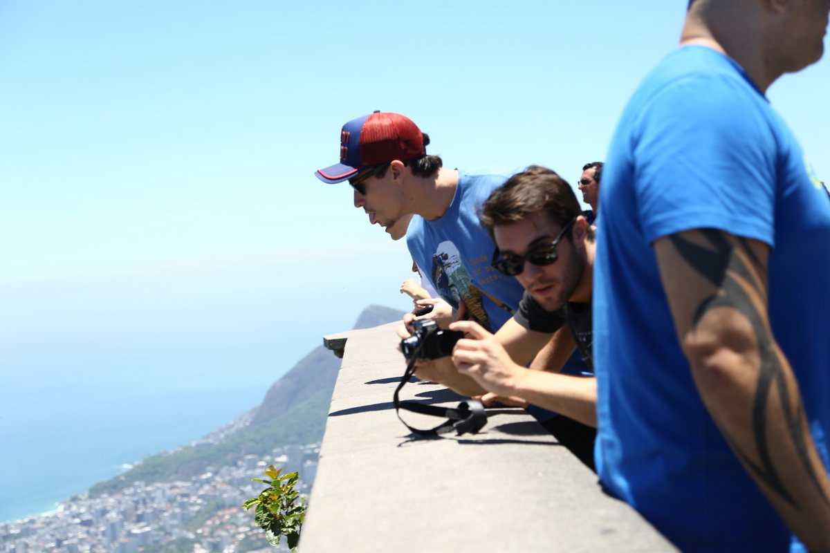 Joshua Bowman registra o visual do Rio
