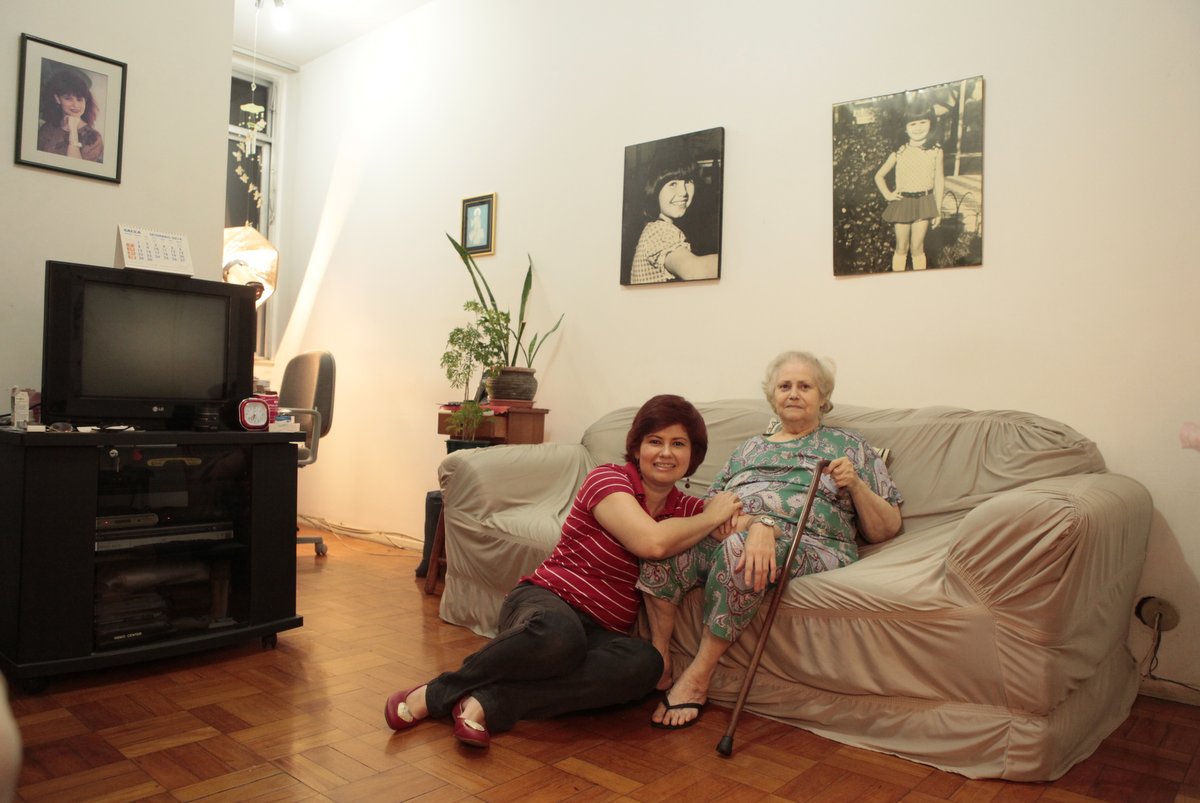 Narjara Turetta mora com a mãe, Maria Antônia, em um apartamento alugado em Copacabana, na Zona Sul do Rio