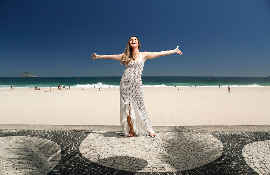 Fernanda Pontes posou para o EGO na praia de São Conrado, onde morava antes de ir com a família para os Estados Unidos