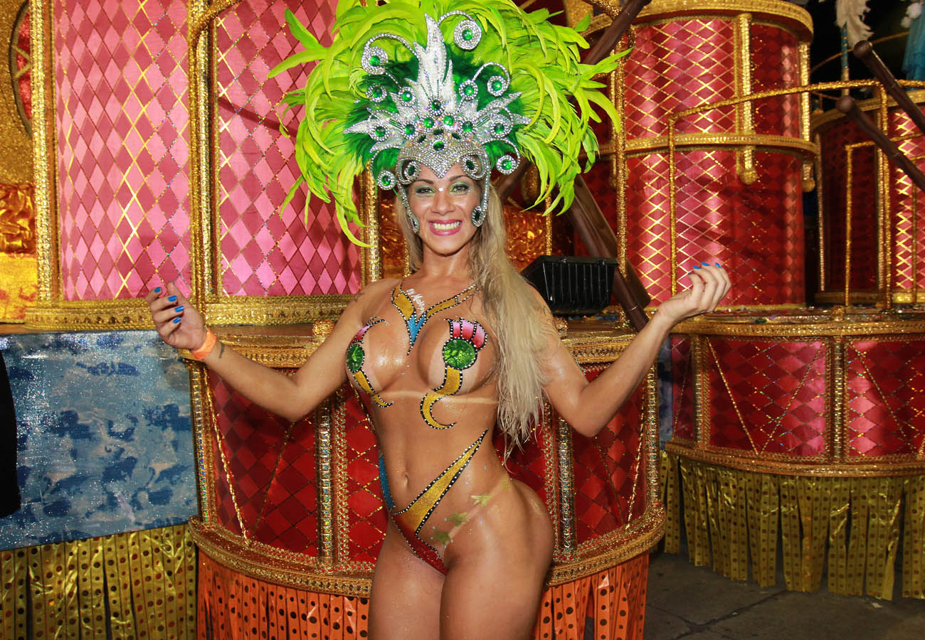 смотреть бразильский карнавал с голыми фото 80