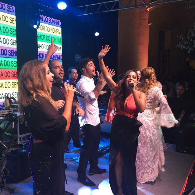 Daniela Mercury e Anitta cantam na festa de casamento de Preta Gil e Rodrigo Godoy em Santa Teresa, no Centro do Rio