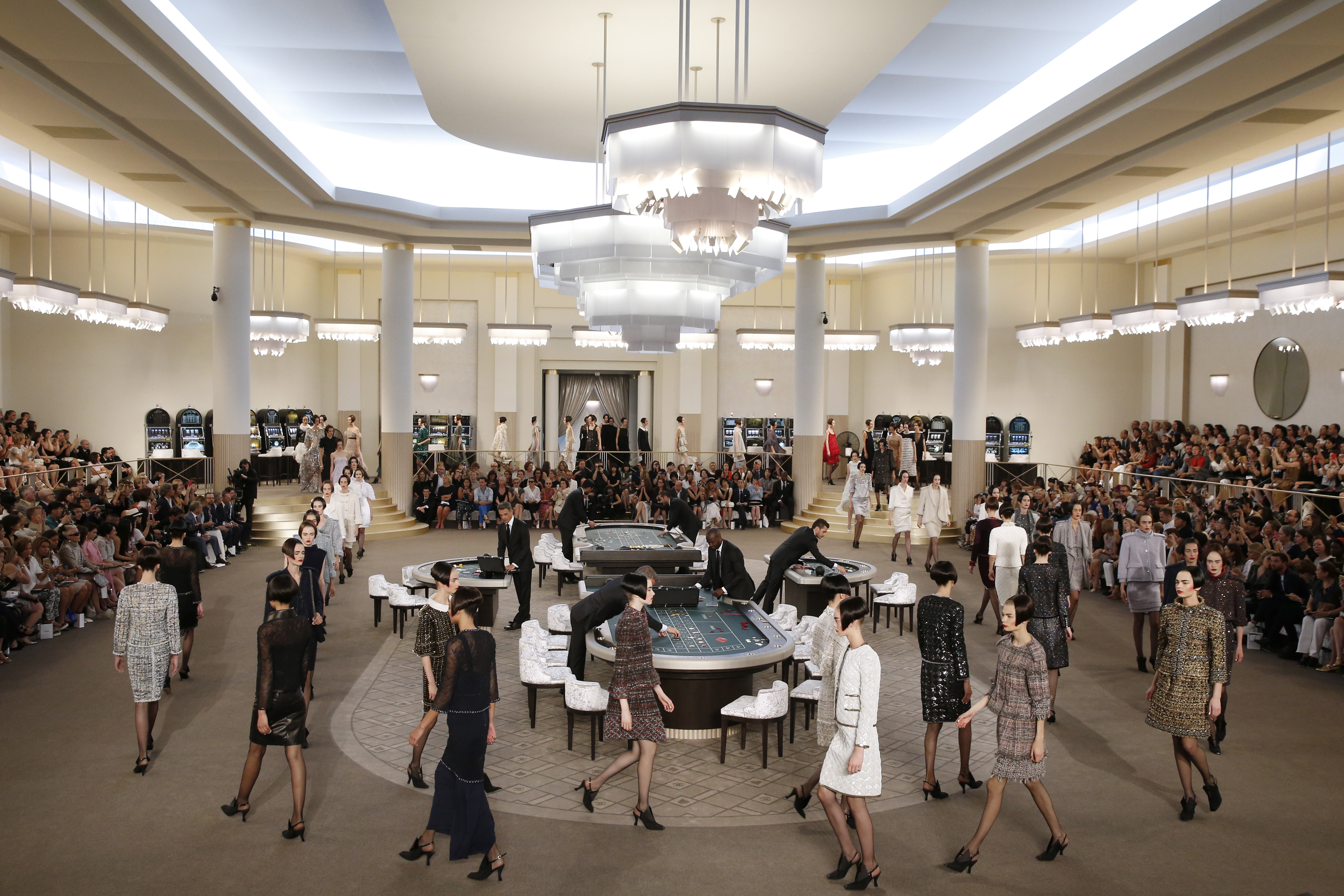 O desfile de alta-costura da Chanel, nesta terça-feira, 7, em Paris, transformou o Grand Palais em um cassino