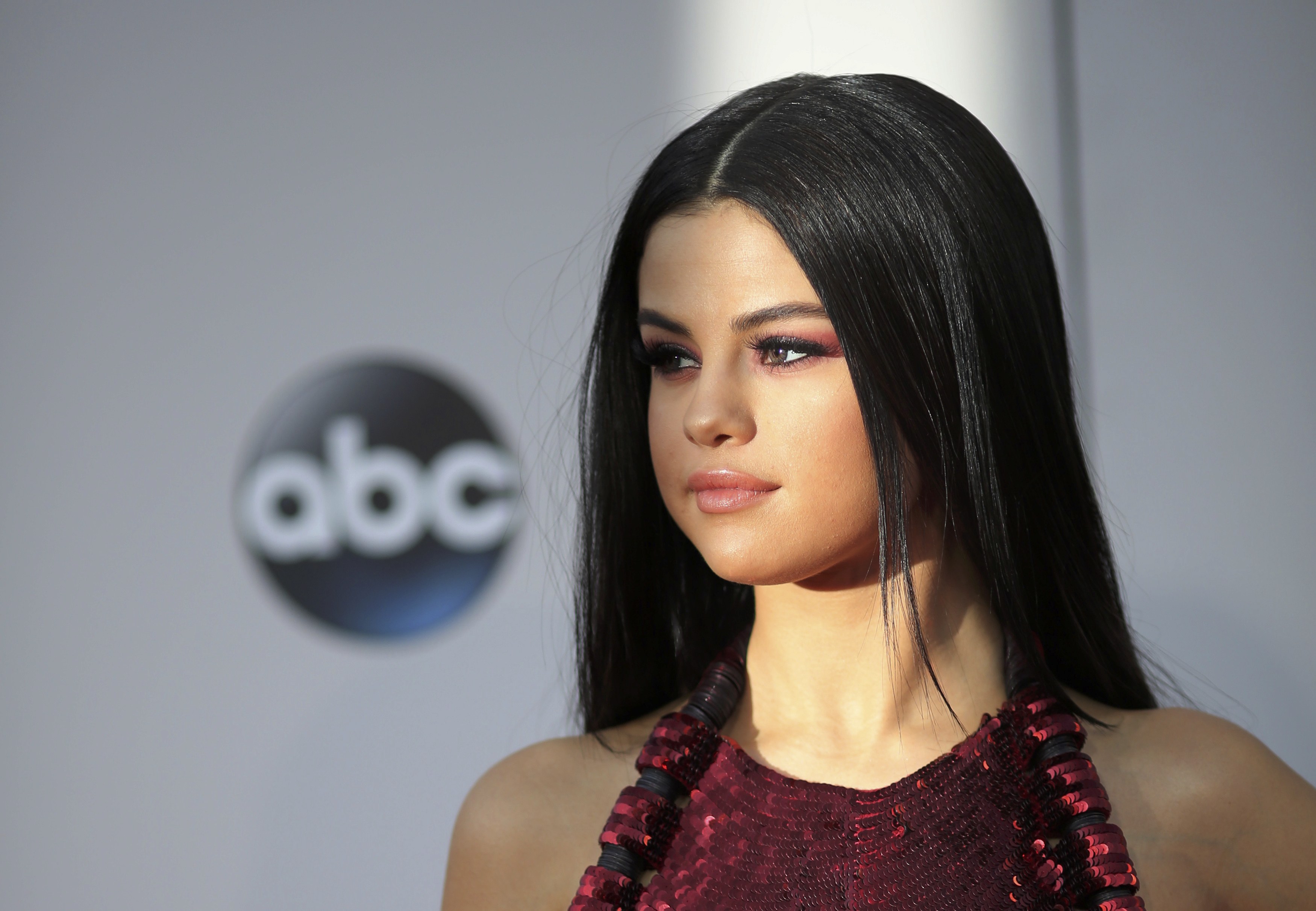Selena Gomez em prêmio de música em Los Angeles, nos Estados Unidos