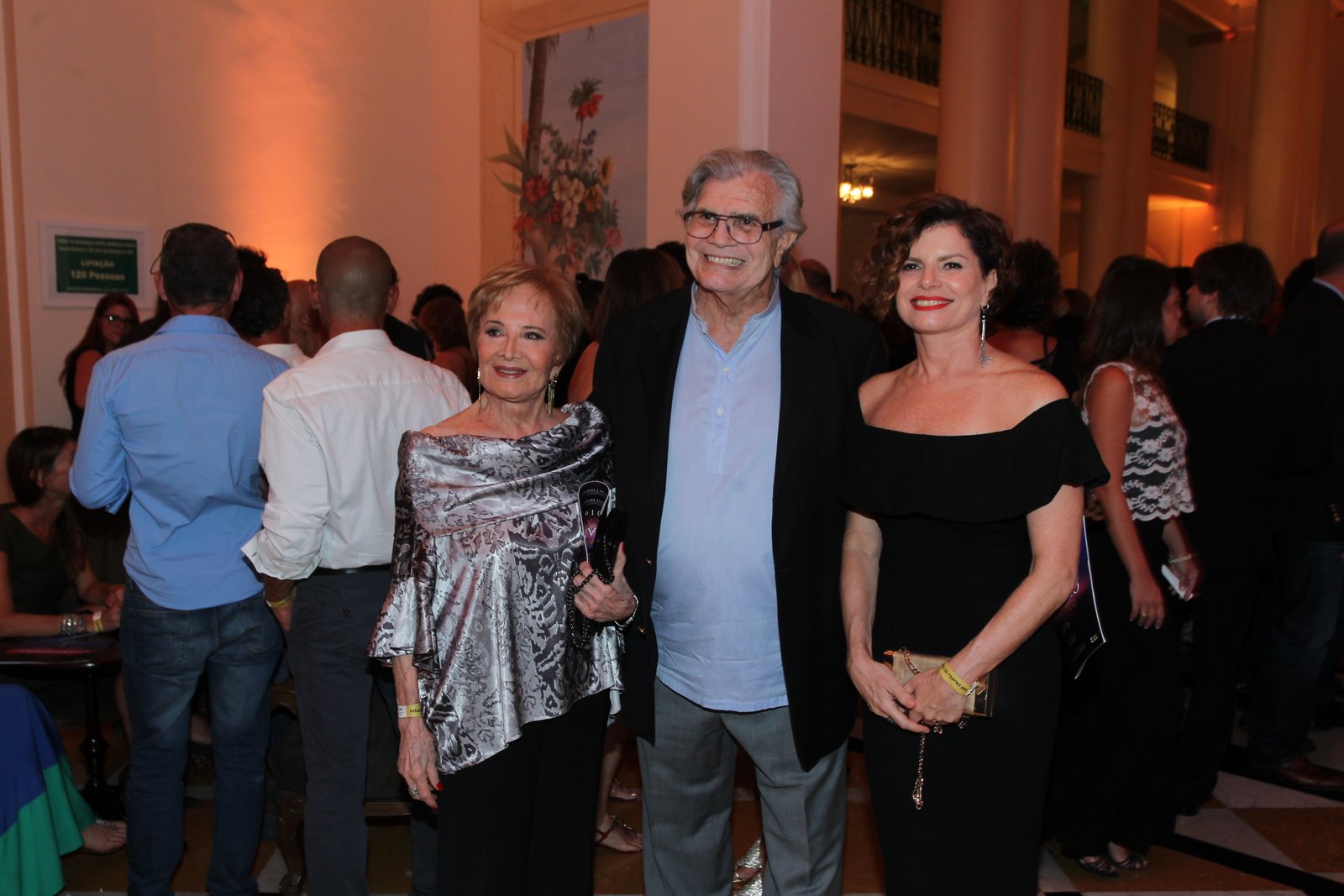 Glória Menezes, Tarcísio Meira e Debora Bloch em prêmio de teatro na Zona Sul do Rio