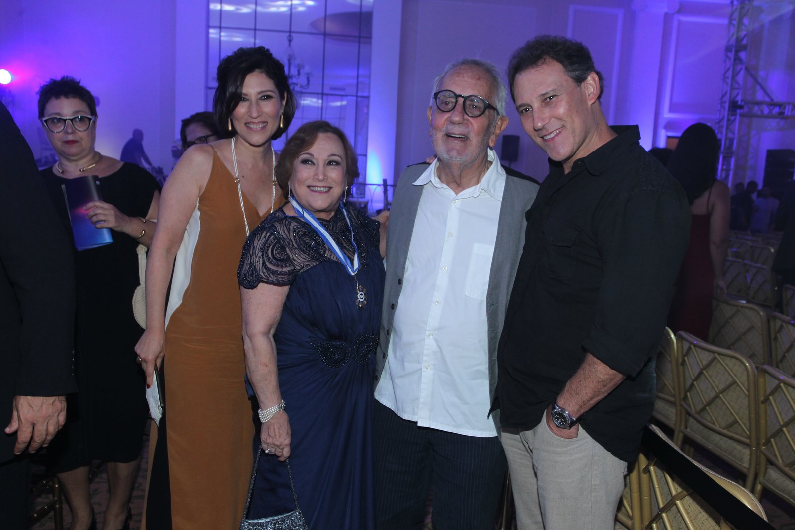 Beth Goulart, Nicette Bruno, Paulo José e Paulo Goulart Filho em prêmio de teatro na Zona Sul do Rio