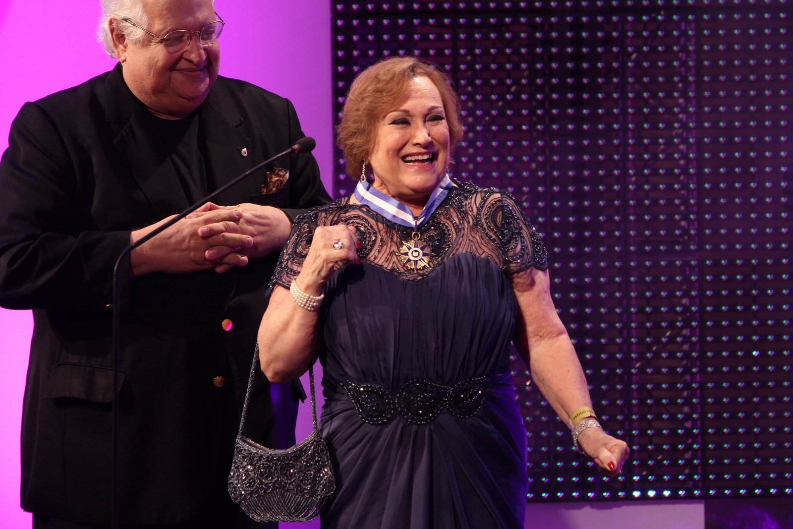 Nicette Bruno é homenageada em prêmio de teatro na Zona Sul do Rio