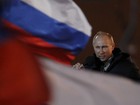 Putin chora celebrando vitória após resultados parciais na Rússia