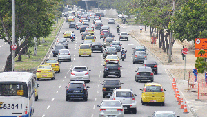 Trânsito intenso na Av. Radial Oeste, no Dia Mundial Sem Carro  (Foto: Bia Alves / Fotoarena / Agência O Globo)