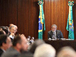 Mantega participa nesta quinta-feira de reunião ministerial com o presidente Lula.
