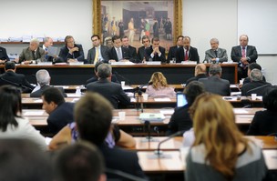 Comissão da Lei Geral da Copa na Câmara nesta terça (Foto: Agência Câmara)