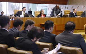 Plenário do Supremo durante a análisa da Lei da Ficha Limpa nesta quinta (1º) (Foto: Gervásio Baptista/SCO/STF)