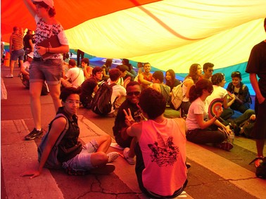 Participantes da Marcha Nacional Contra a Homofobia (Foto: G1 DF)