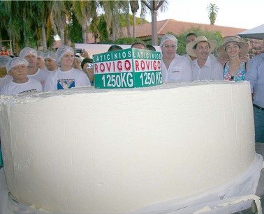 Queijo de mais de uma tonelada é produzido em Mato Grosso. (Foto: Divulgação)