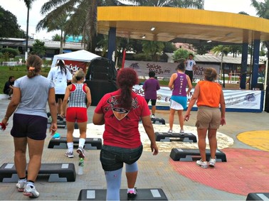 Praça central do parque contou com aulas de fitness  (Foto: Katiúscia Monteiro/G1 AM)