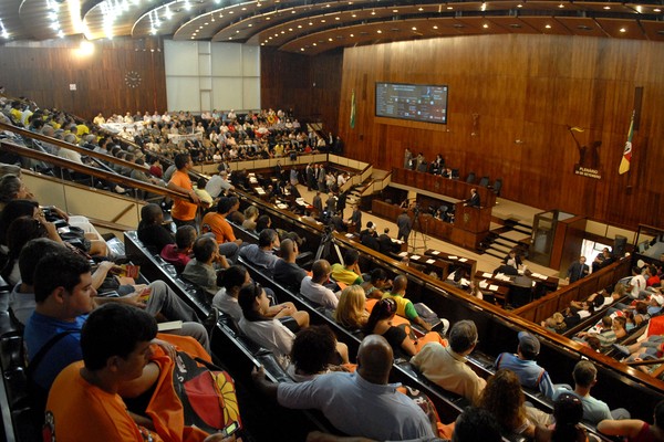 Deputados gaúchos aprovaram, por unanimidade, o reajuste do piso regional (Foto: Divulgação/Governo RS)