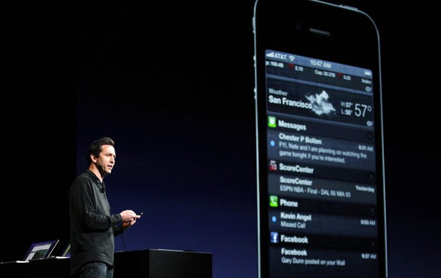 Scott Forstall, vice-presidente da Apple, mostra as novidades do iOS em conferência em San Francisco (Foto: Beck Diefenbach/Reuters)