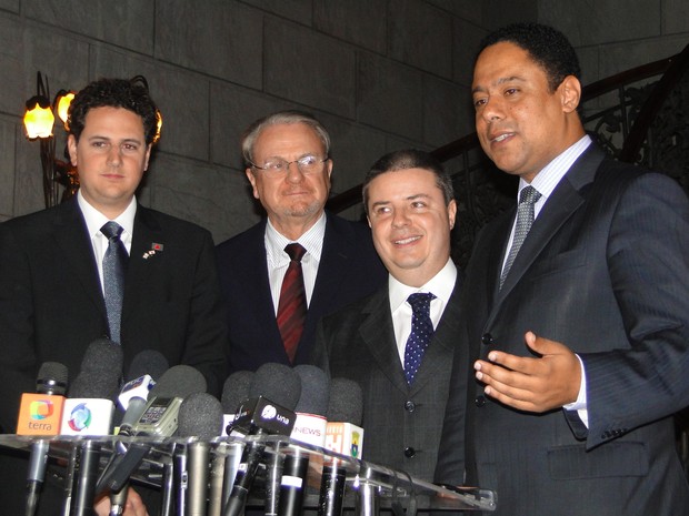 Da esquerda para a direita: Thiago Lacerda, Marcio Lacerda, Antonio Anastasia e ministro Orlando Silva (Foto: Ana Paula Moreira/Globoesporte.com)