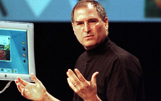 Steve Jobs durante uma demonstração do novo sistema operacional Mac OS X (Foto: Lou Dematteis/Files/Reuters)