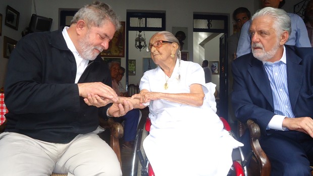 Lula visita Dona Canô na Bahia (Foto: Ingrid Machado/ G1)