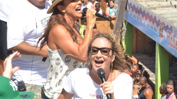 Ivete Sangalo e Claudia Leitte no arrastão (Foto: Eduardo Freire/G1)