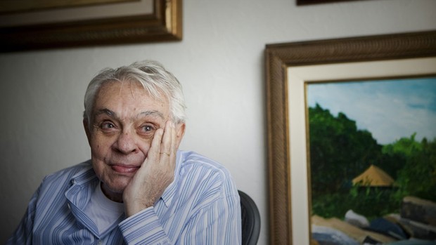 Chico Anysio, aos 78 anos, posa em sua residência, em São Paulo, em junho de 2009 (Foto: Leonardo Wen/Folhapress )
