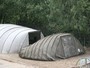 Engenheiros inventam tenda que vira concreto quando molhada
