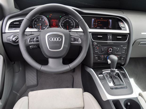 Audi A5 Sportback Interior. Audi A5 4 Interior é revestido