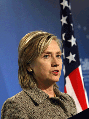 Hillary Clinton fala em evento em abril na Estônia