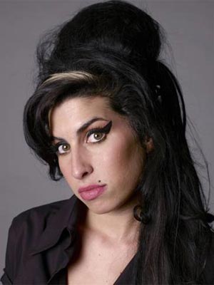 Amy Winehouse: pai vai lançar disco