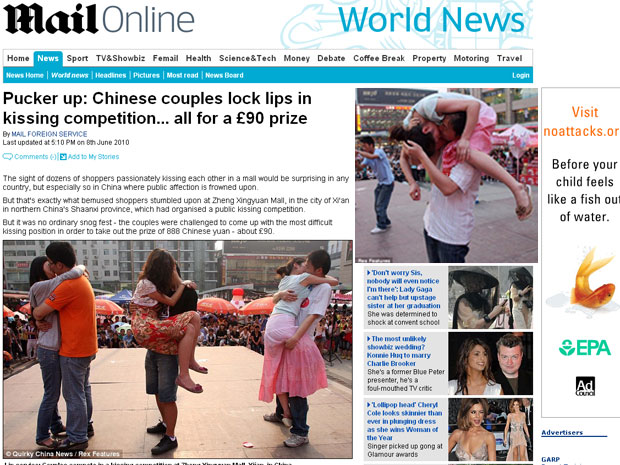 Casais participam de competição de beijo na China. À direita, o casal que ganhou destaque
