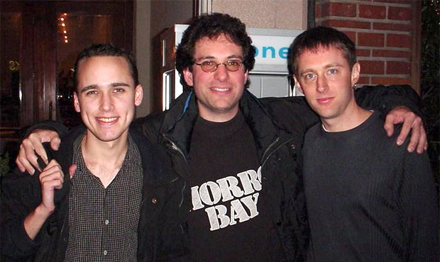 Da esquerda para a direita: Adrian Lamo, Kevin Mitnick e Kevin Poulsen em 2001.
