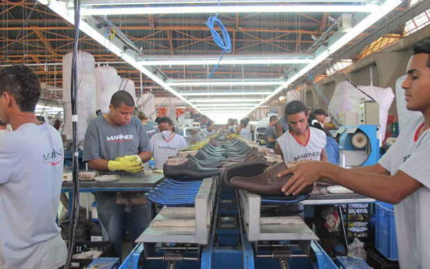 De janeiro a maio, setor de calçados no país abriu 34,3 mil novos empregos, segundo a Abicalçados