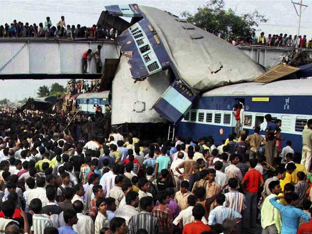 Trens se chocaram na estação Sainthia, a 200 km de Calcutá.