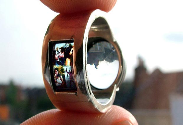 Portrait Projecting Ring