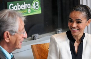 A candidata do PV à Presidência da República, Marina Silva, durante encontro com o candidato ao governo do Rio pelo PV, Fernando Gabeira