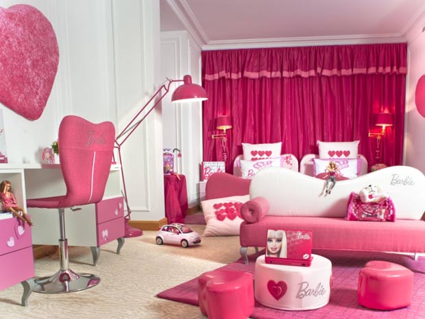 Os dois quartos são totalmente na cor rosa