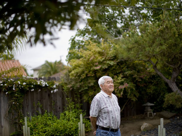 George Yoshitake, cineasta de bombas atômicas aposentado na propriedade em que vive em Lompoc, na Califórnia