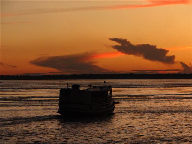 Por do sol no rio Amazonas, em Itacoatiara (AM) (Foto: Rede Globo)