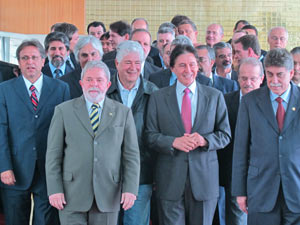 Lula com aliados eleitos no Palácio da Alvorada