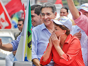 Dilma Rousseff em campanha em Belo Horizonte, ao lado de Fernando Pimentel