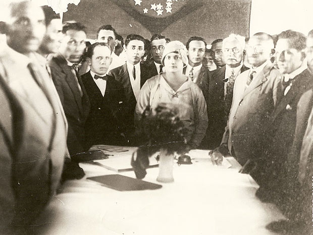 Alzira Soriano em seu gabinete no governo de Lajes